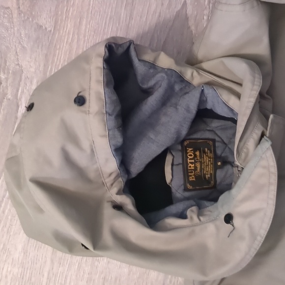 Burton tan winter coat size small - Picture 13 of 13